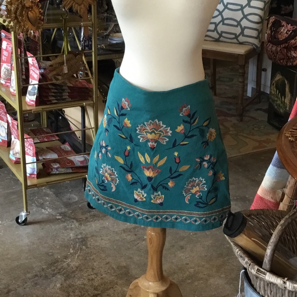 0256 Flying Tomato Mini Skirt EUC Size Small
